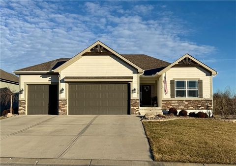 1300 NW Crestwood Drive Grain Valley MO 64029