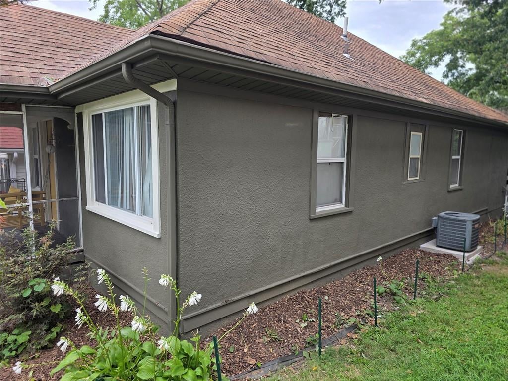 342 N oakley Avenue