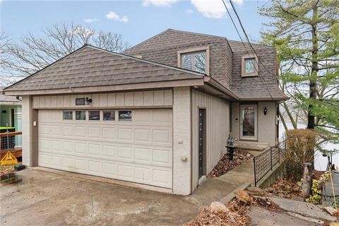 1077 South Shore Drive, Lake Waukomis, MO 64151 - #: 2603806