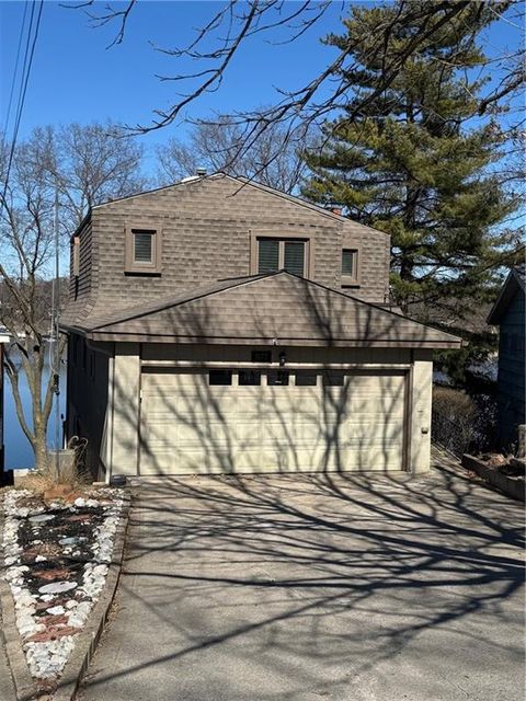 1077 South Shore Drive Kansas City MO 64151