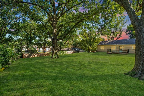Tiny photo for 1024 Orchard Avenue, Liberty, MO 64068 (MLS # 2645603)