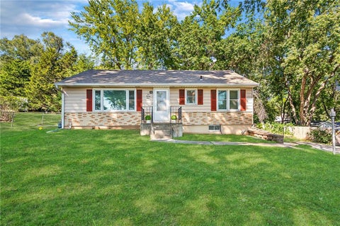 Tiny photo for 1024 Orchard Avenue, Liberty, MO 64068 (MLS # 2645603)