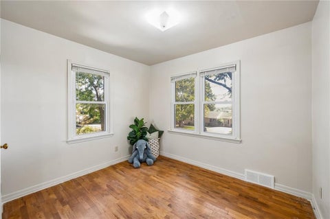 Tiny photo for 1024 Orchard Avenue, Liberty, MO 64068 (MLS # 2645603)