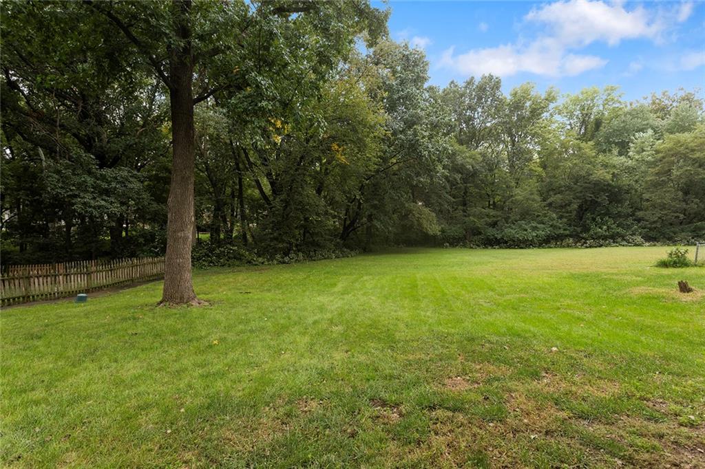 Photo of 1001 Wyckwood Drive, Liberty, MO 64068 (MLS # 2644432)