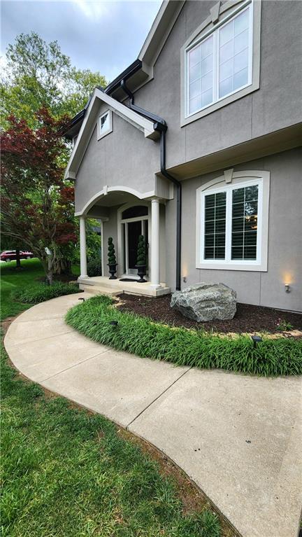 10202 NW RIVER HILLS Drive
