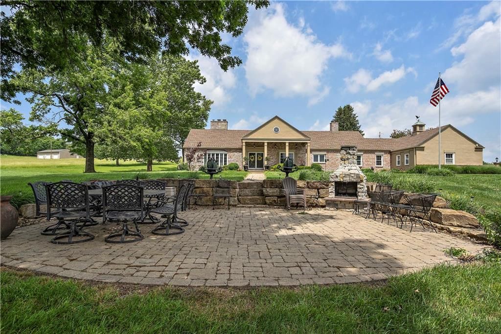 Photo of 450 Ruth Ewing Road, Liberty, MO 64068 (MLS # 2553228)