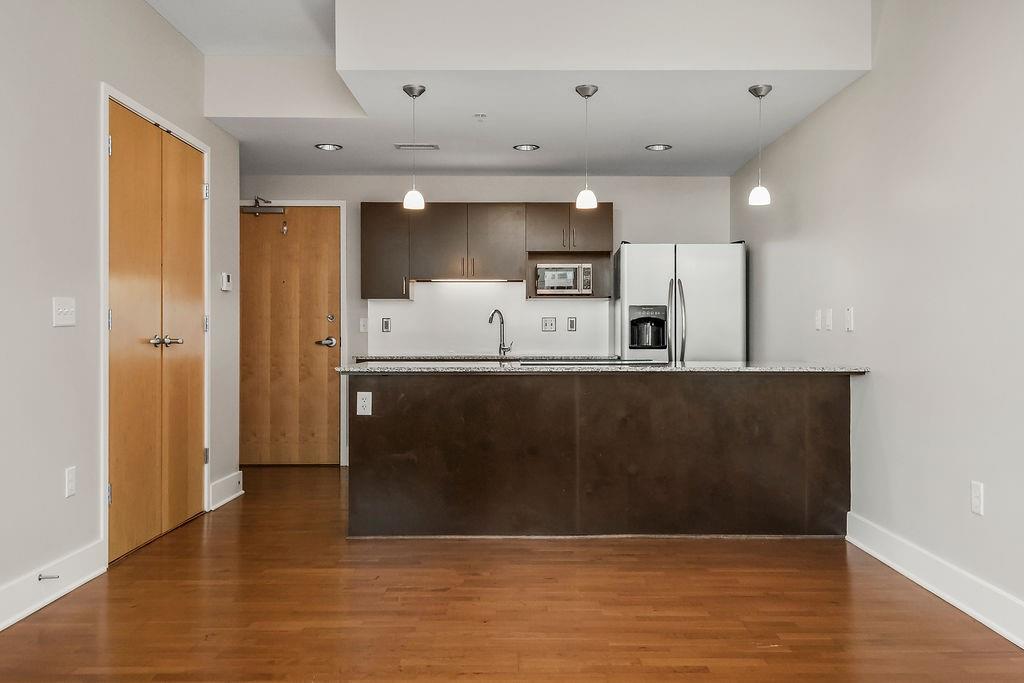 909 Walnut Street 705