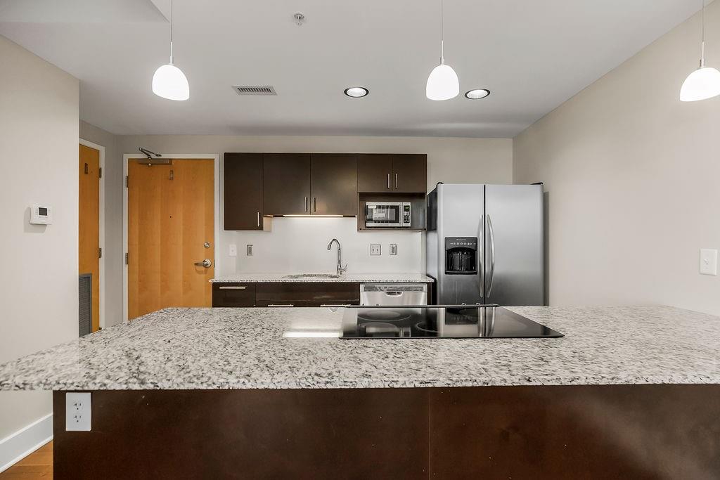 909 Walnut Street 705