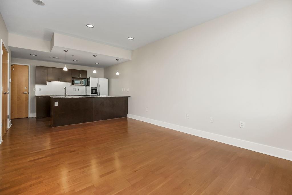 909 Walnut Street 705