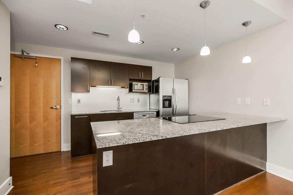 909 Walnut Street 705