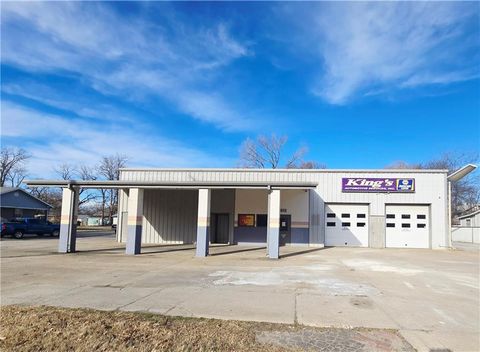 512 W 4th Street Pittsburg KS 66762