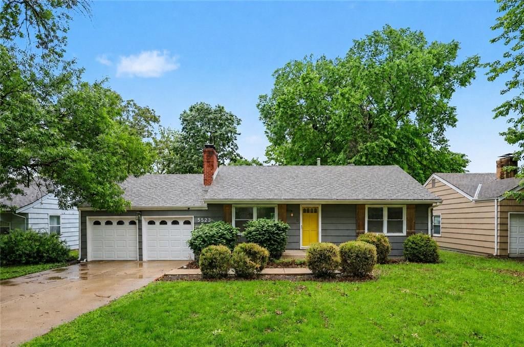 Photo of 5523 Beverly Avenue, Mission, KS 66202 (MLS # 2618686)