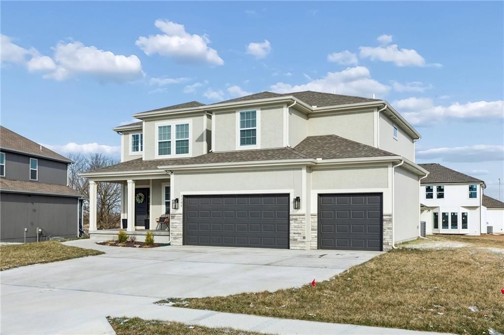 Photo of 9308 NE 98th Terrace, Kansas City, MO 64157 (MLS # 2607842)