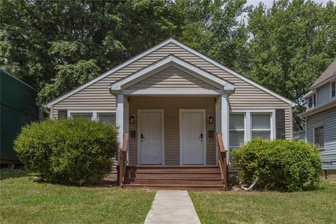 3802 Roanoke Road Kansas City MO 64111