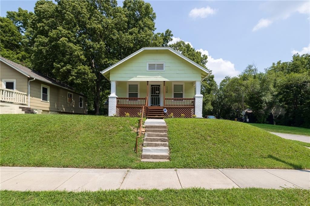 3220 E 68th Street