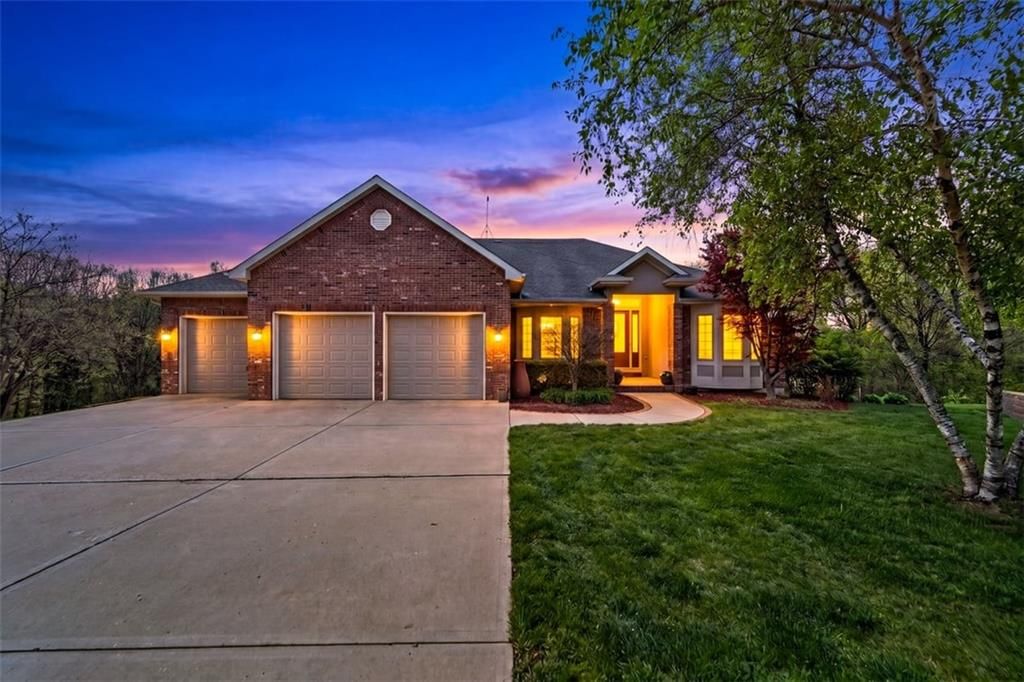 Photo of 8615 NW Baker Road Circle, Kansas City, MO 64153 (MLS # 2614570)