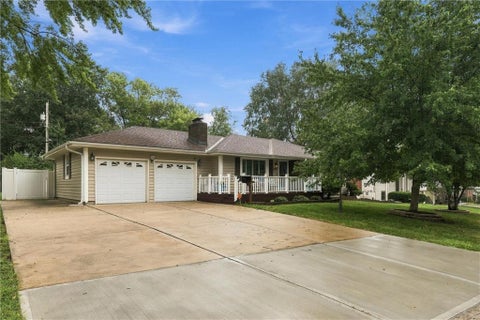 Photo of 303 SW Marion Lane, Lees Summit, MO 64081 (MLS # 2643518)
