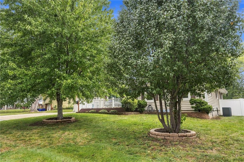 303 SW Marion Lane