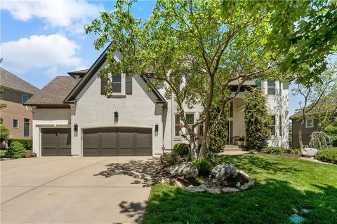 Photo of 5712 W 146th Street, Overland Park, KS 66223 (MLS # 2614467)