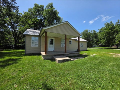 Photo of 202 S 7th Street, Lacygne, KS 66040 (MLS # 2628994)