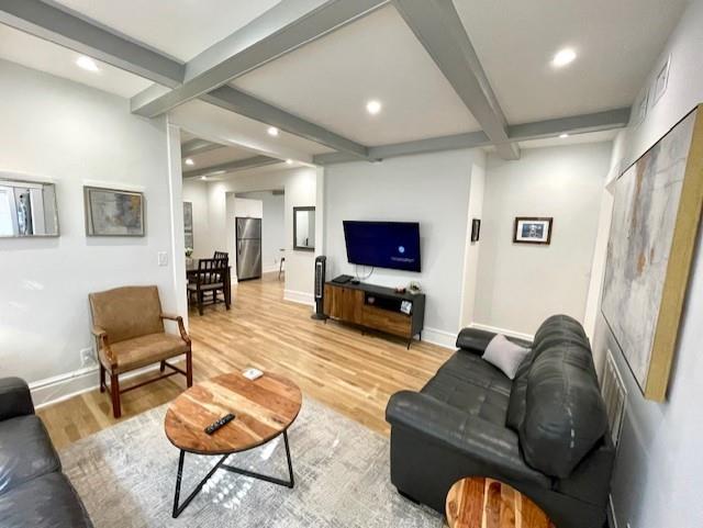 901 E 39th Street