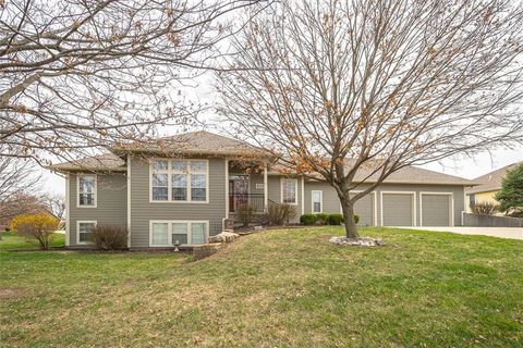 907 Jasara Circle Baldwin City KS 66006