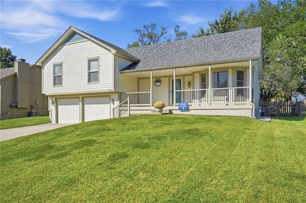 304 20TH AVE S, GREENWOOD, MO 64034 - Image 73842ef75e738ed6aa0f71b860ef3b21/3621041058