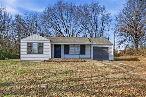 108 N Austin Street, Oak Grove, MO 64075 - #: 2589438