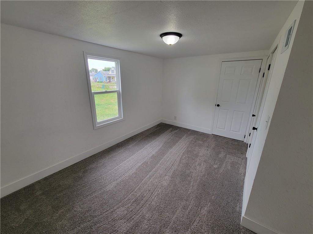 St Joseph, Missouri 64504, United States, 2 Bedrooms Bedrooms, ,1 BathroomBathrooms,Residential,Active,95021