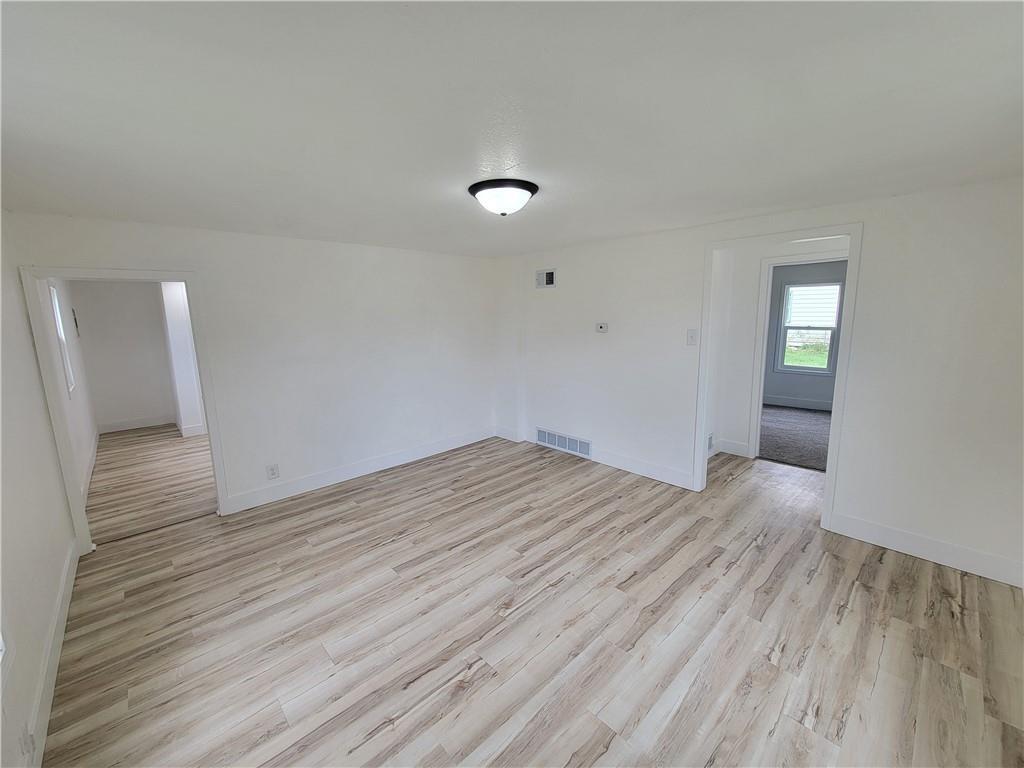 St Joseph, Missouri 64504, United States, 2 Bedrooms Bedrooms, ,1 BathroomBathrooms,Residential,Active,95021