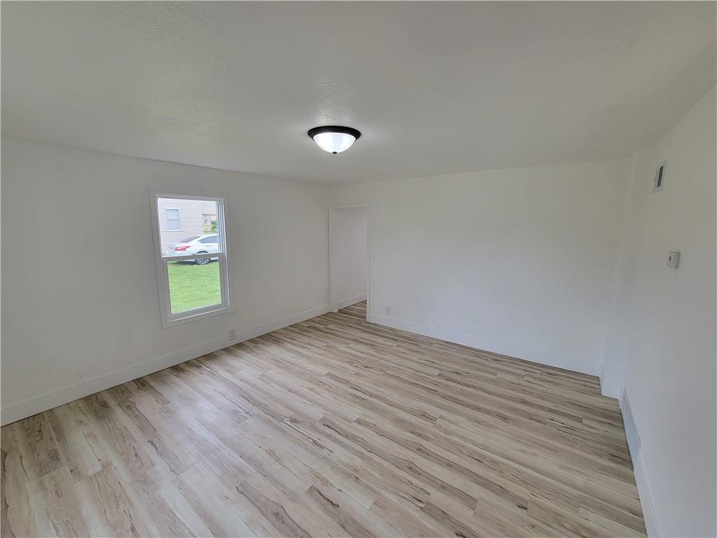 St Joseph, Missouri 64504, United States, 2 Bedrooms Bedrooms, ,1 BathroomBathrooms,Residential,Active,95021