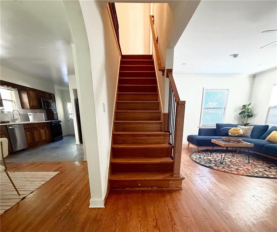 610 E 73rd Terrace