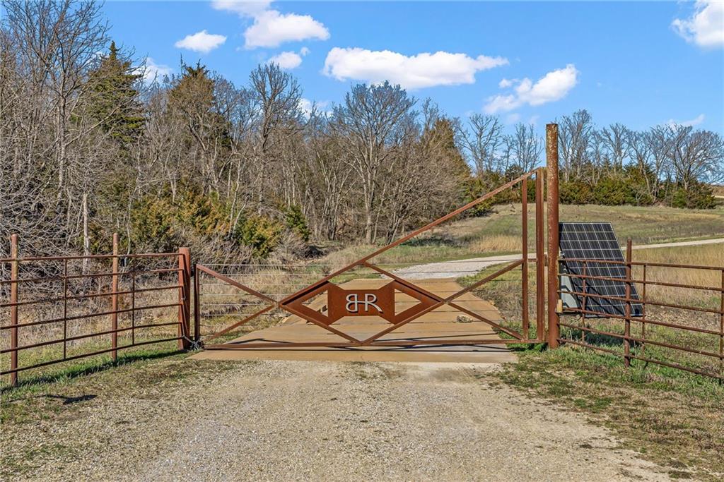 374 N 750 & 5 Parcels Road