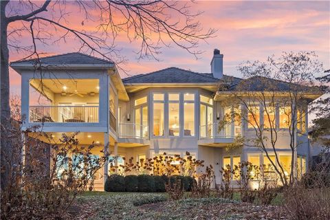 442 South Shore Drive Lake Winnebago MO 64034