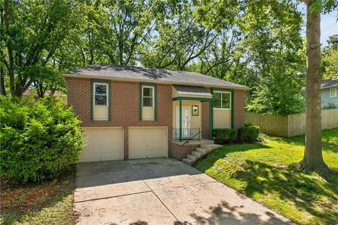 1100 NW Canterbury Road, Blue Springs, MO 64015 - MLS#: 2624302