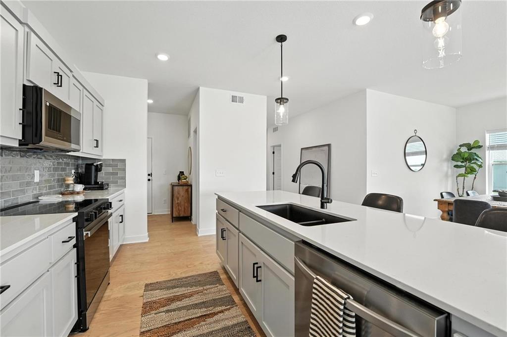 10641 N Jefferson Street