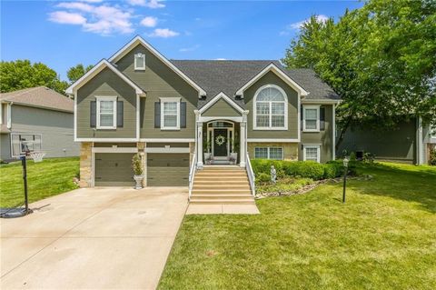 Photo of 4207 Kensington Drive, St Joseph, MO 64506 (MLS # 2618639)