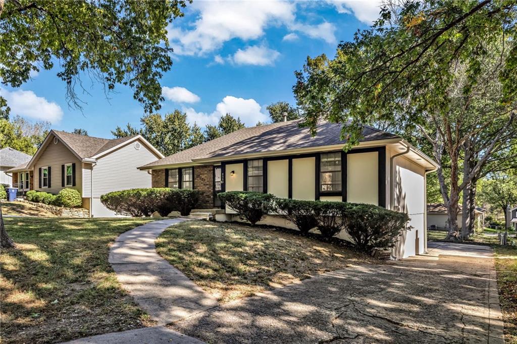 6509 N Harden Avenue