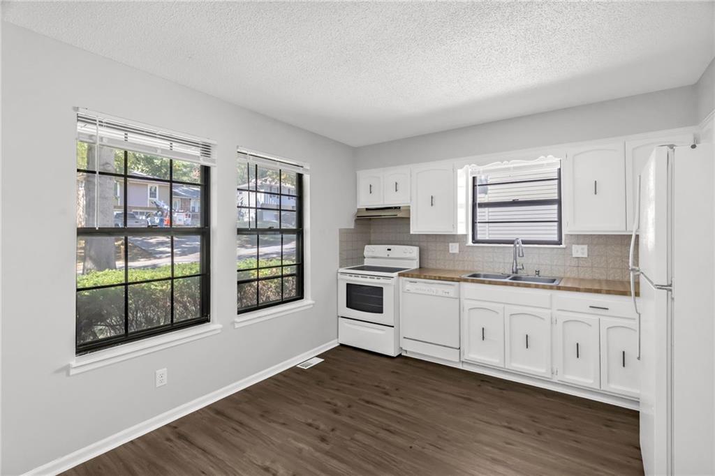 6509 N Harden Avenue