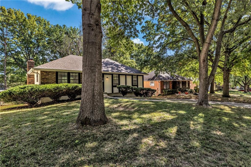 6509 N Harden Avenue