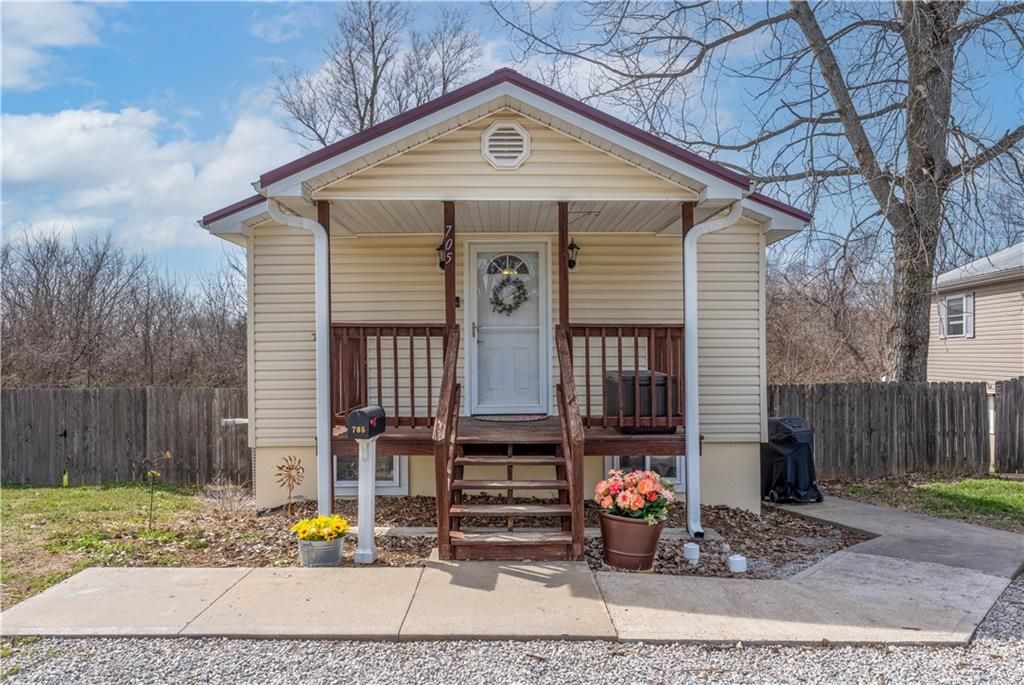 Photo of 705 N Adams Avenue, Knob Noster, MO 65336 (MLS # 2608252)