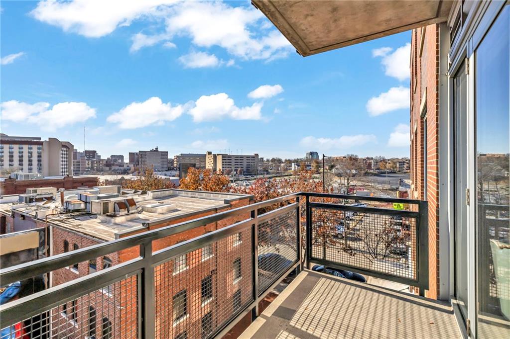 4141 Pennsylvania Avenue 304