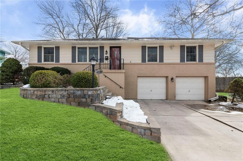 Photo of 4013 S Maybrook Avenue, Independence, MO 64055 (MLS # 2599204)