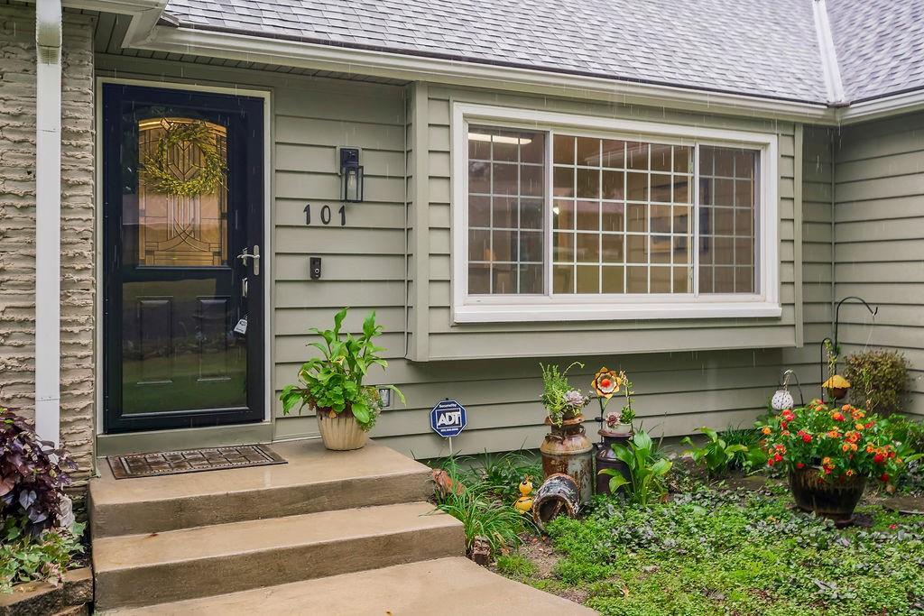 101 E 109th Terrace