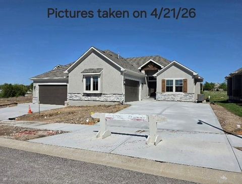 Photo of 11581 S Millridge Street, Olathe, KS 66061 (MLS # 2594614)