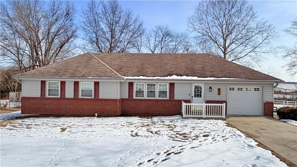 Photo of 414 Town and Country Lane, Trenton, MO 64683 (MLS # 2599106)
