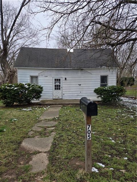 705 N New York Avenue Sedalia MO 65301