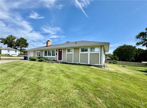 Photo of 5821 Rosehill Road, Shawnee, KS 66216 (MLS # 2642426)