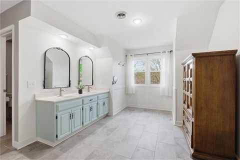 Tiny photo for 1100 Wellington Way, Liberty, MO 64068 (MLS # 2613571)