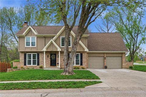 Photo of 1100 Wellington Way, Liberty, MO 64068 (MLS # 2613571)